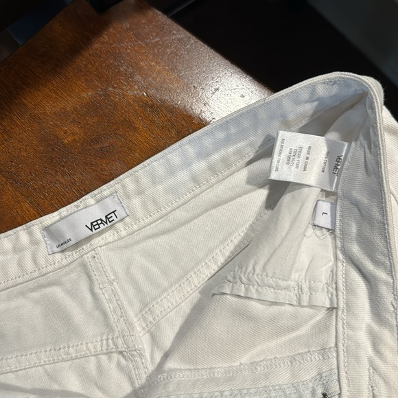 White denim shorts - Picture 3 of 3